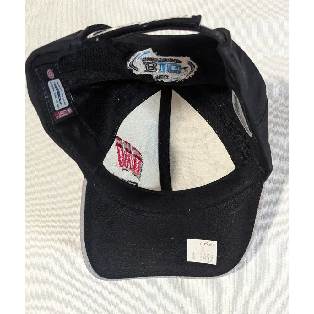 Wisconsin Badgers Hat 2011 Big Ten Champions Football Locker Room Strapback Cap